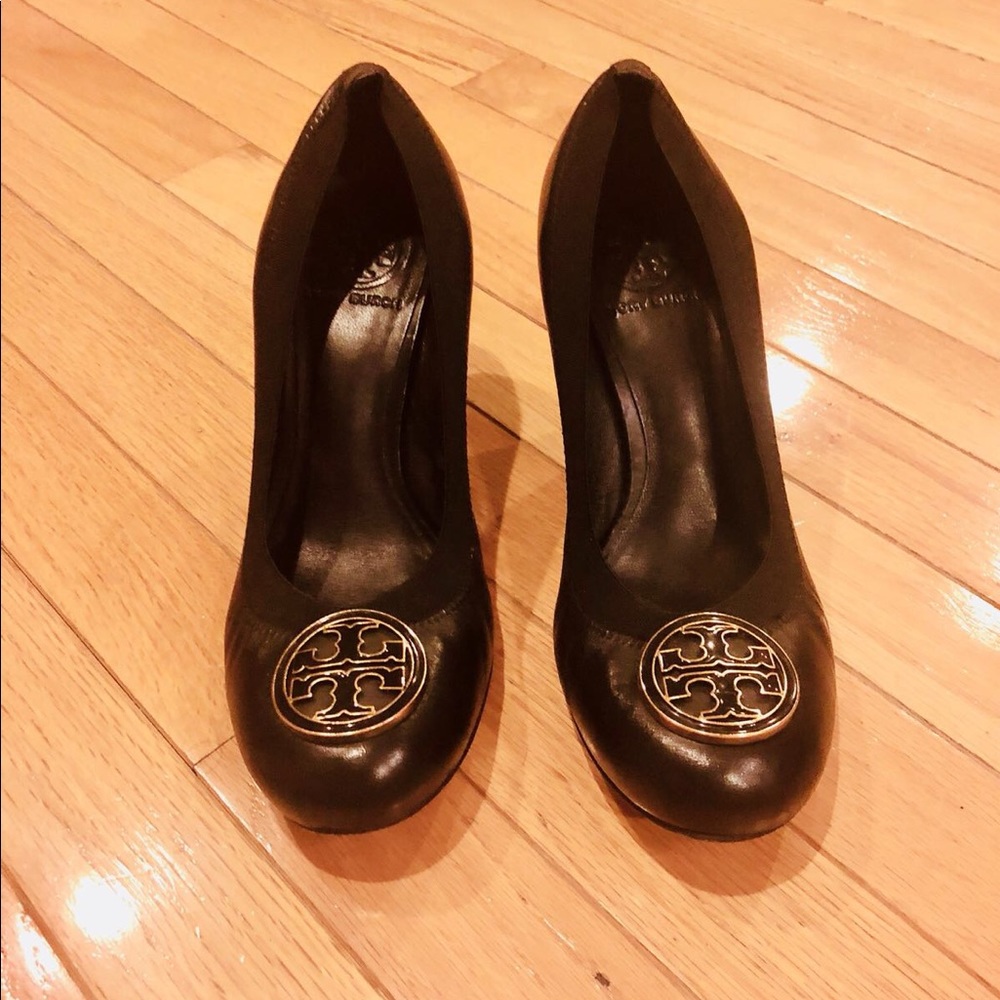Tory Burch ‘Caroline’ leather mid-heel pump